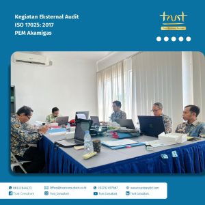 Suasana kegiatan Eksternal Audit ISO 17025:2017 di PEM Akamigas. Audit ini dilakukan untuk memastikan sistem manajemen laboratorium memenuhi persyaratan ISO 17025:2017